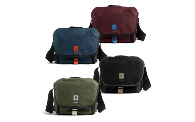 crumpler proper roady 2.0 camera sling 2500