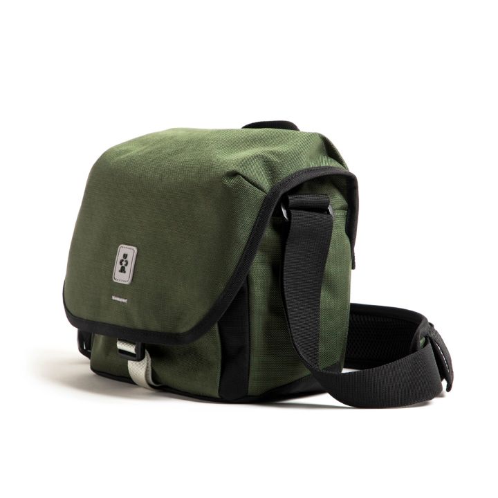 crumpler proper roady 2.0 camera sling 2500