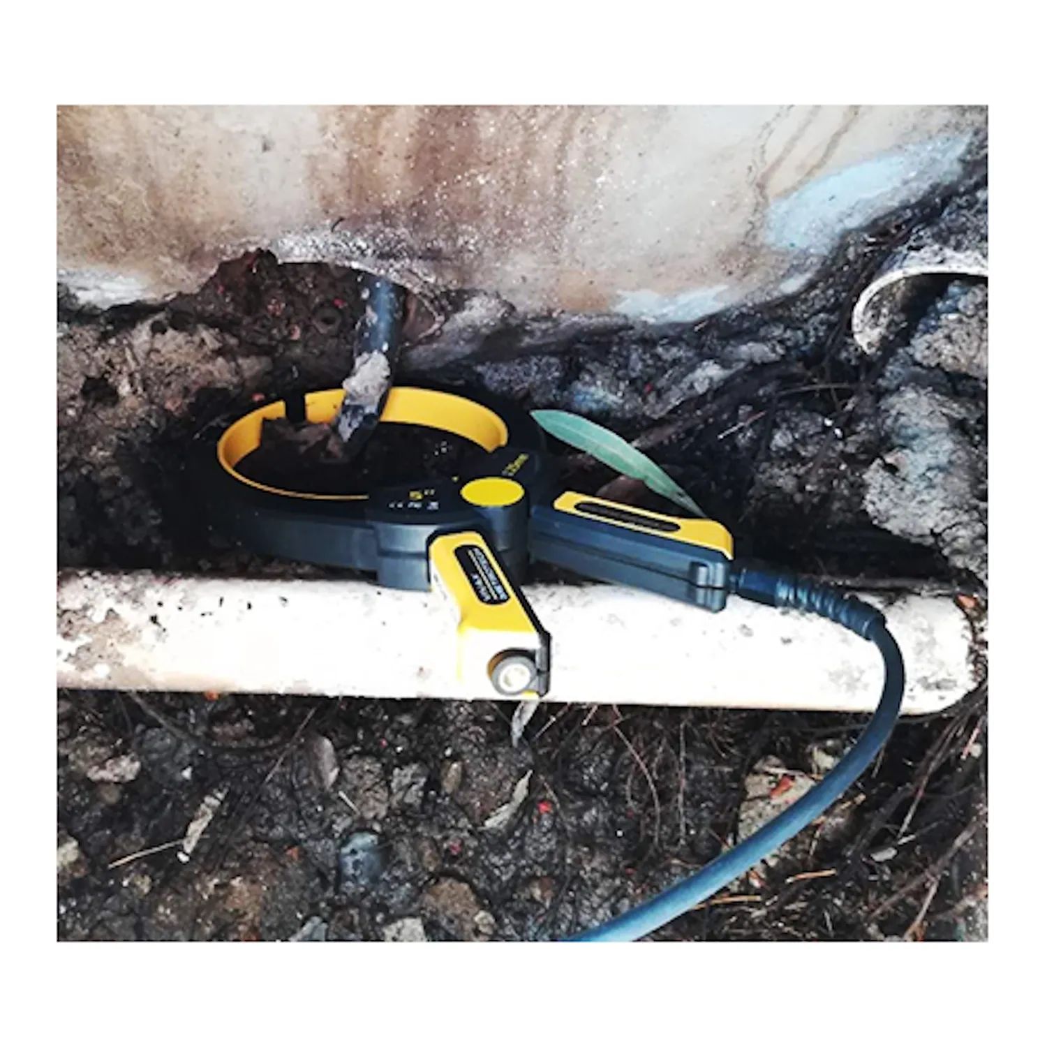 Vivax 4" Clamp for vLoc3 with Blue Connection V-CLAMP